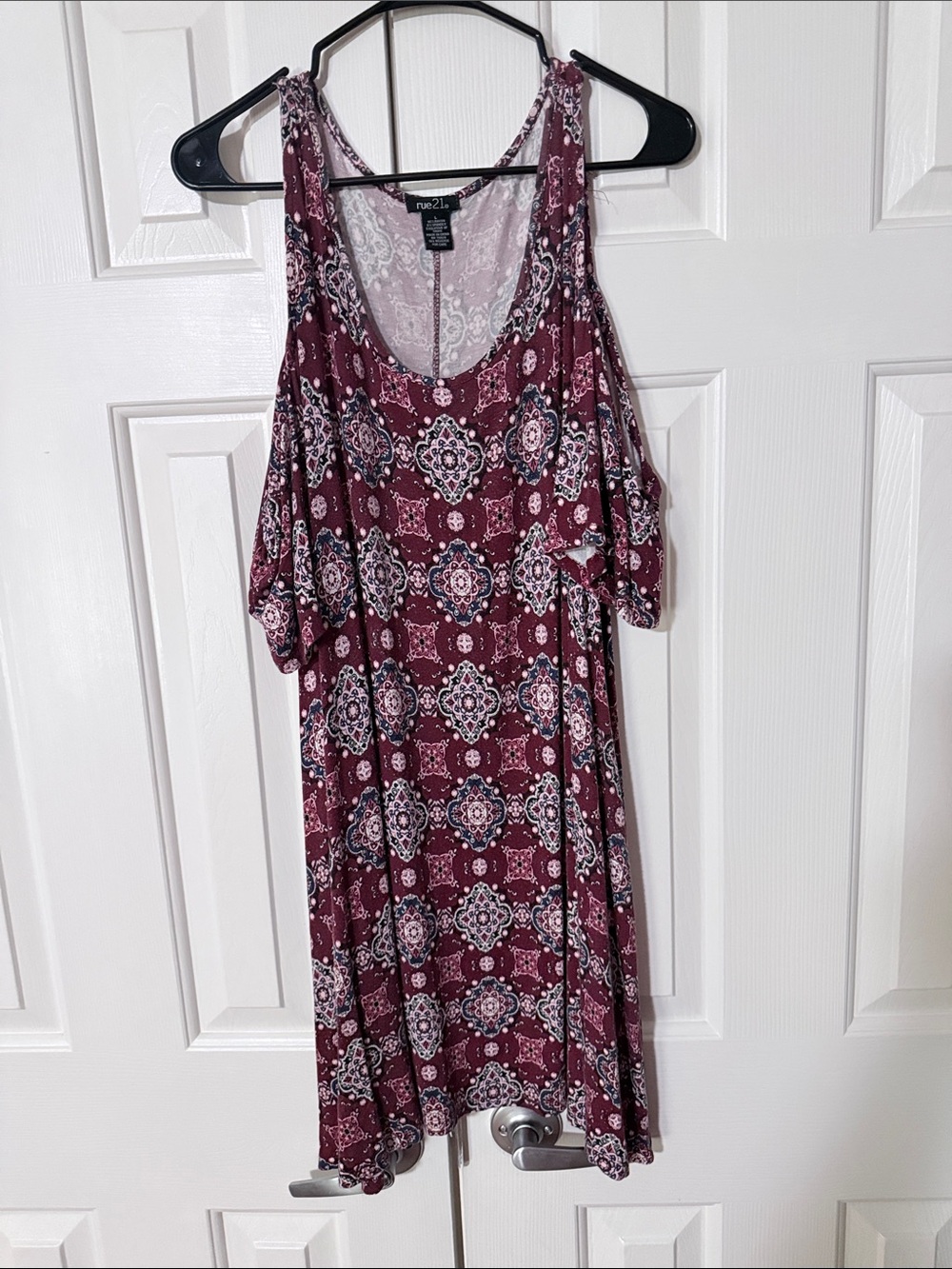 Rue21 Maroon Printed Cold-Shoulder Tunic